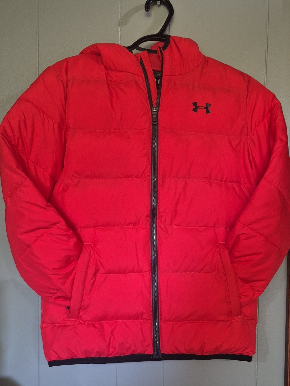 Under Armour Red Hooded Puffer Jacket Youth Medium